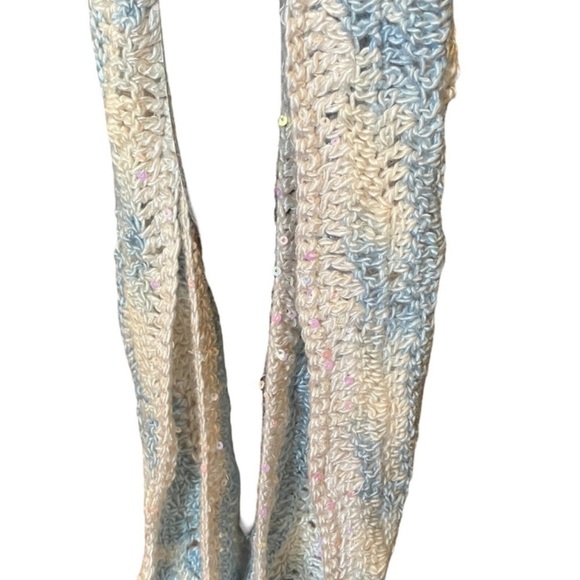 HAND Crocheted Cream & Light Blue Loose Weave Pinkish Subtly Sequined Scarf - Picture 2 of 7